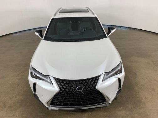 Eminent White Pearl 2024 Lexus UX 250h Base