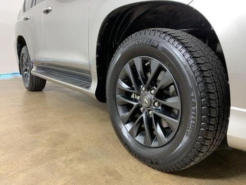 Atomic Silver 2023 Lexus GX 460 Premium