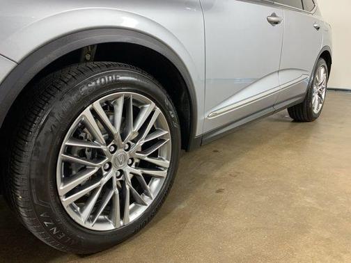 Lunar Silver Metallic 2023 Acura MDX Advance Package