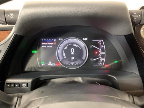 2025 Lexus ES 300h Luxury