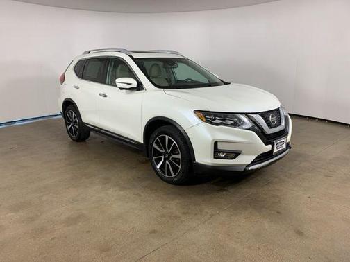 Pearl White 2017 Nissan Rogue SL