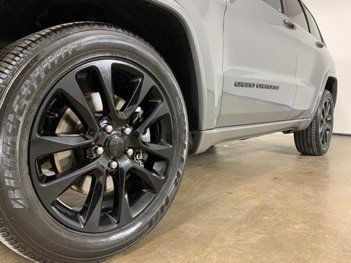 2021 Jeep Grand Cherokee Laredo