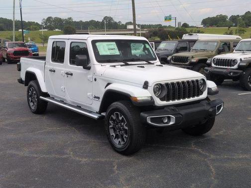 Bright White Clearcoat 2026 Jeep Gladiator Sport