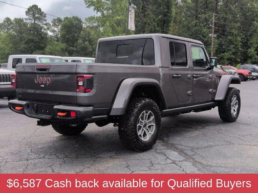 Granite Crystal Clearcoat Metallic 2026 Jeep Gladiator Mojave