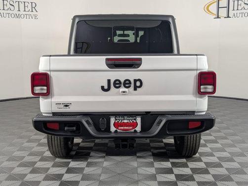 Bright White Clearcoat 2023 Jeep Gladiator Sport