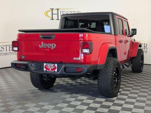 Firecracker Red Clearcoat 2023 Jeep Gladiator Overland