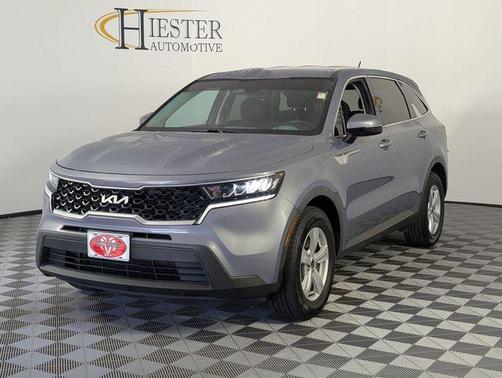 Everlasting Silver 2022 Kia Sorento LX