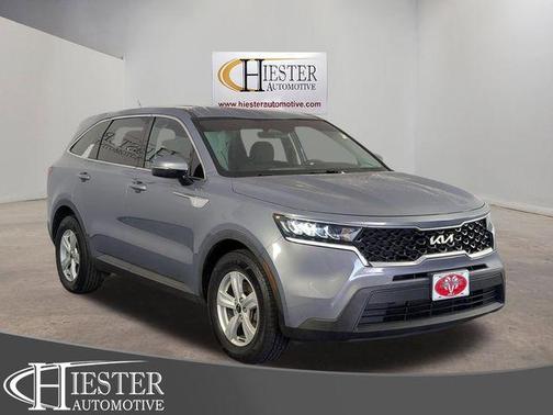 Everlasting Silver 2022 Kia Sorento LX