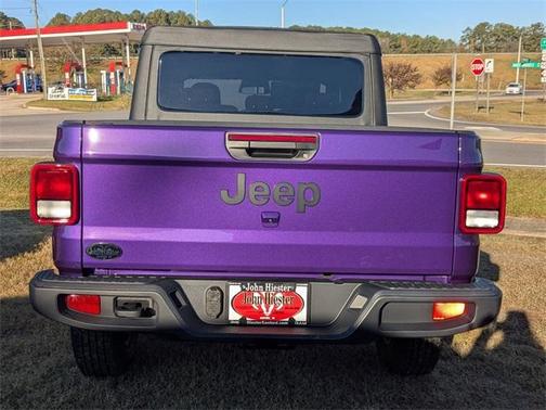 2026 Jeep Gladiator Sport