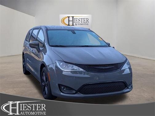 2020 Chrysler Pacifica Touring