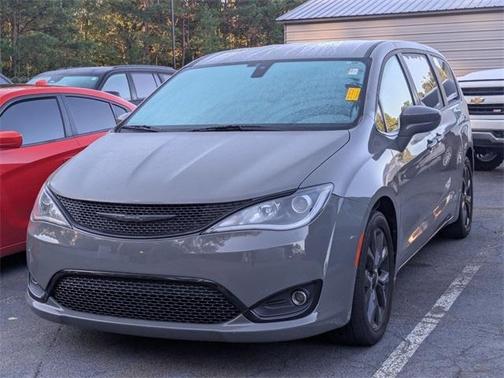 2020 Chrysler Pacifica Touring