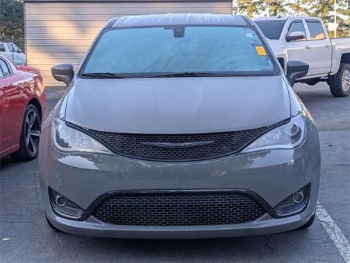 2020 Chrysler Pacifica Touring
