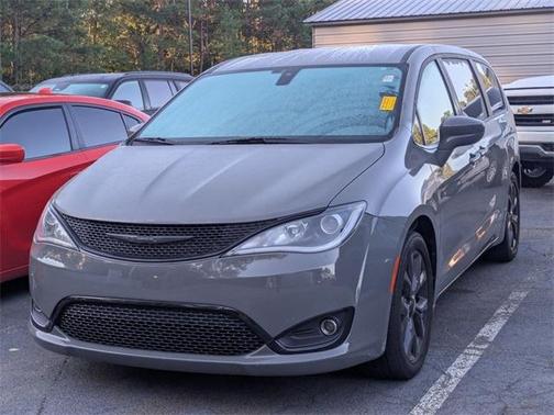 2020 Chrysler Pacifica Touring