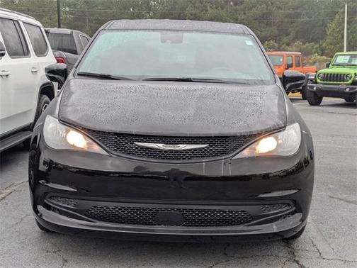 2026 Chrysler Voyager LX