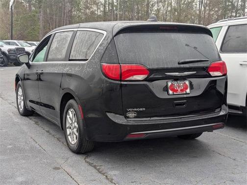 2026 Chrysler Voyager LX