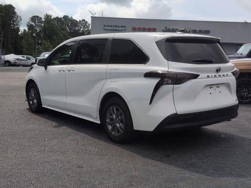 Ice 2024 Toyota Sienna LE