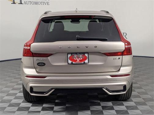 2025 Volvo XC60 B5 Plus