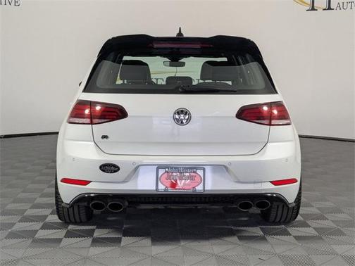 2019 Volkswagen Golf R 2.0T w/DCC & Navigation
