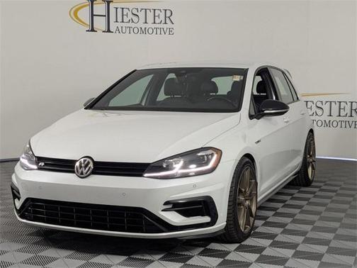 2019 Volkswagen Golf R 2.0T w/DCC & Navigation