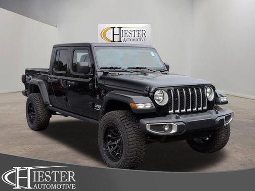 Black Clearcoat 2023 Jeep Gladiator Overland