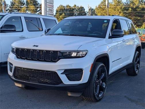 2025 Jeep Grand Cherokee Laredo
