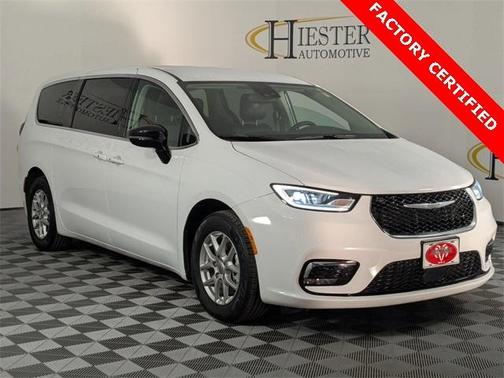 2024 Chrysler Pacifica Touring-L