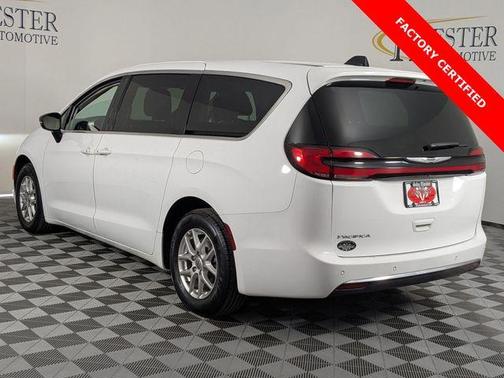 2024 Chrysler Pacifica Touring-L
