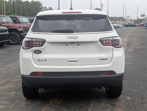 2024 Jeep Compass Latitude Lux