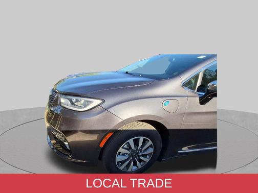Granite Crystal Clearcoat Metallic 2023 Chrysler Pacifica Hybrid Limited