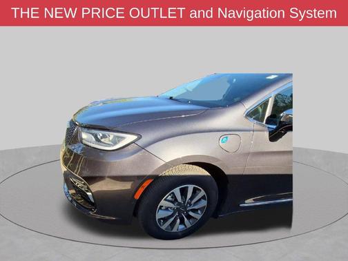 Granite Crystal Clearcoat Metallic 2023 Chrysler Pacifica Hybrid Limited