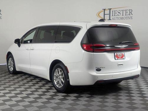 Bright White Clearcoat 2023 Chrysler Pacifica Touring-L