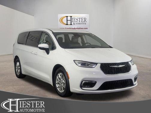 Bright White Clearcoat 2023 Chrysler Pacifica Touring-L