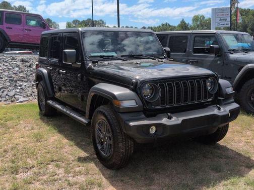 Black Clearcoat 2026 Jeep Wrangler Sport