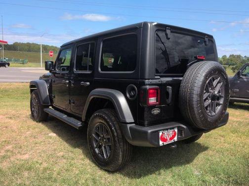 Black Clearcoat 2026 Jeep Wrangler Sport