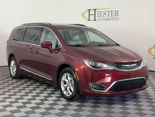 Velvet Red Pearlcoat 2020 Chrysler Pacifica Touring-L