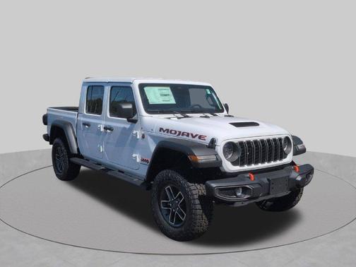 Bright White Clearcoat 2026 Jeep Gladiator Mojave