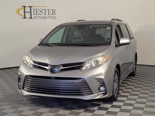 2018 Toyota Sienna XLE