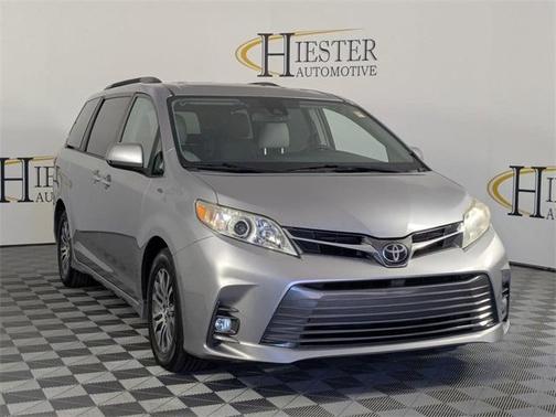 2018 Toyota Sienna XLE