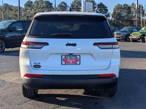 2025 Jeep Grand Cherokee L Laredo