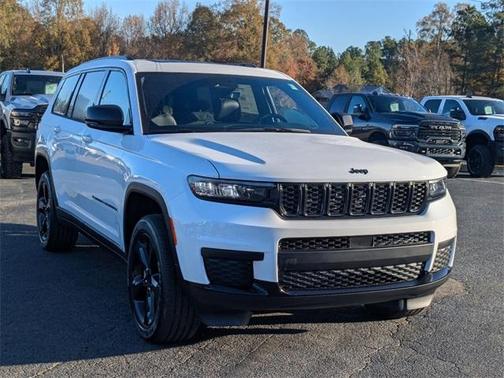 2025 Jeep Grand Cherokee L Laredo