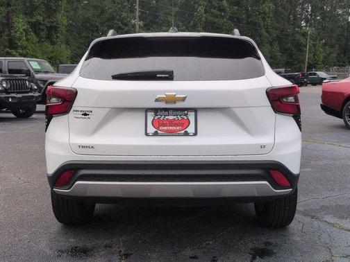 Summit White 2025 Chevrolet Trax LT