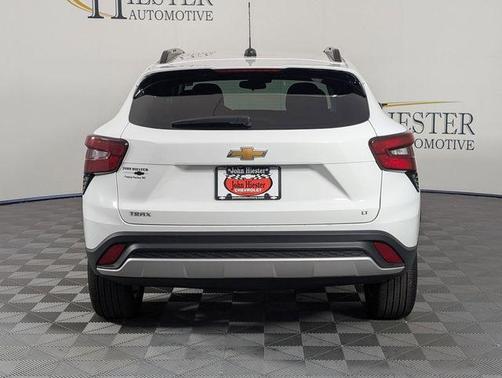 Summit White 2025 Chevrolet Trax LT