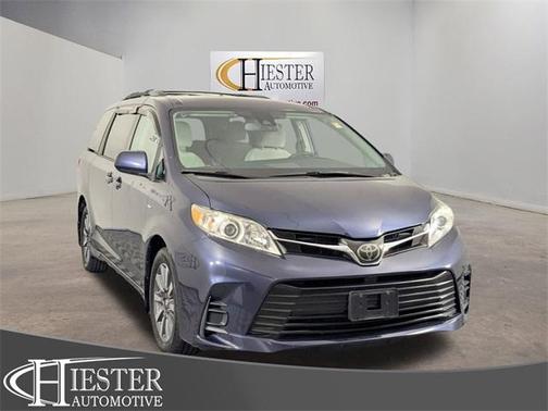 2018 Toyota Sienna LE