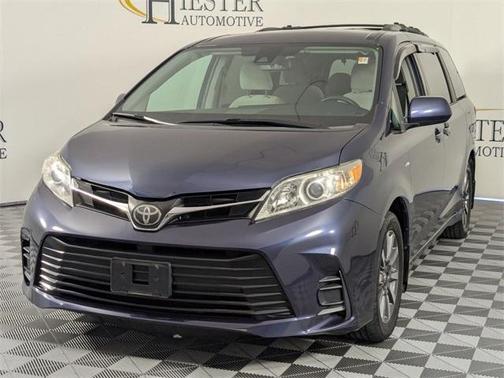 2018 Toyota Sienna LE