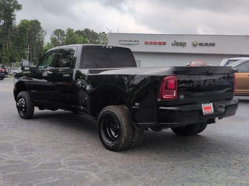 Diamond Black 2026 RAM 3500 Big Horn