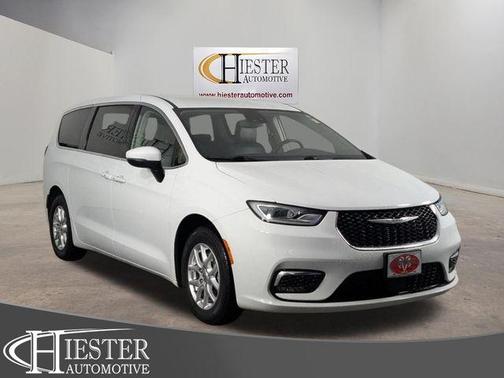 Bright White Clearcoat 2023 Chrysler Pacifica Touring-L
