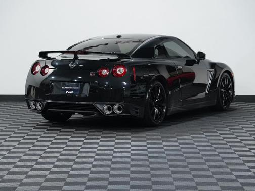 2015 Nissan GT-R Premium