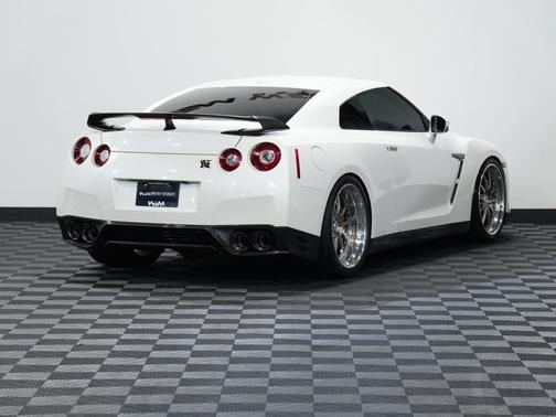 2015 Nissan GT-R Black Edition