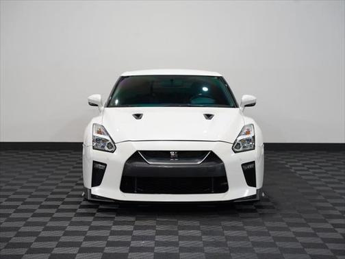 2017 Nissan GT-R Premium