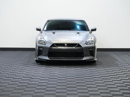 2019 Nissan GT-R Pure